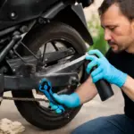 Come fare la pulizia della catena su una moto usata senza stress: metodo veloce che allunga la vita dei componenti